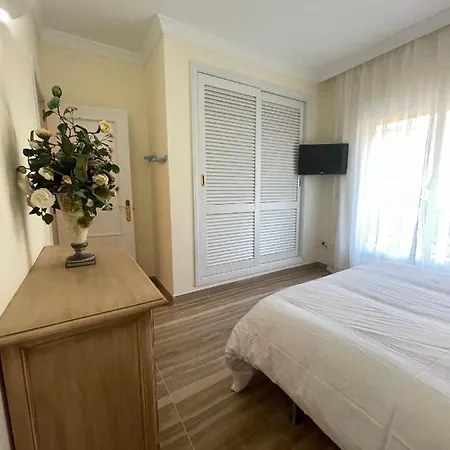 Hacienda Elviria 2 Bedroom Spacious