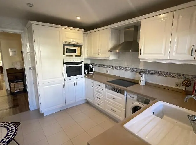 아파트 Hacienda Elviria 2 Bedroom Spacious *