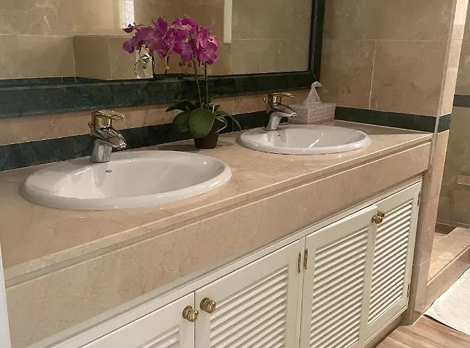 Hacienda Elviria 2 Bedroom Spacious