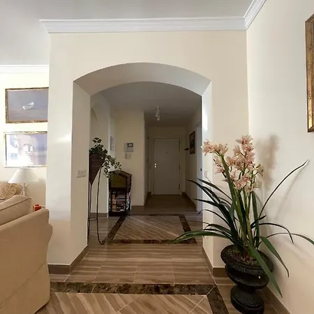 Hacienda Elviria 2 Bedroom Spacious מארבלה